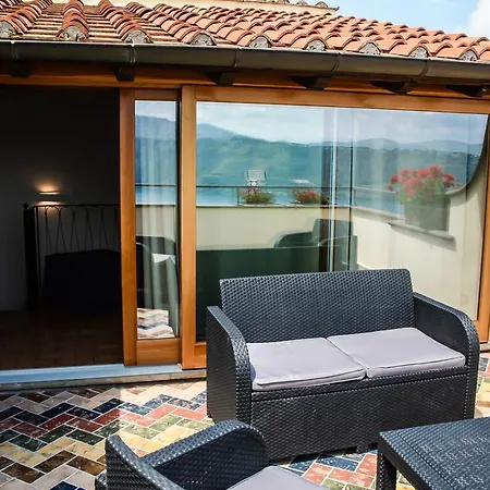 Guest house Atlantis Castelgandolfo 2*
