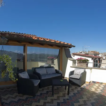Guest house Atlantis Castelgandolfo 2*