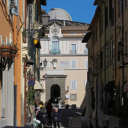 Guest house Atlantis Castelgandolfo 2*