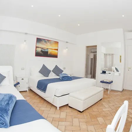 Pensjonat Atlantis Castelgandolfo 3*