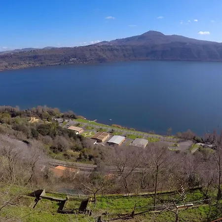 Pensjonat Atlantis Castelgandolfo 3*